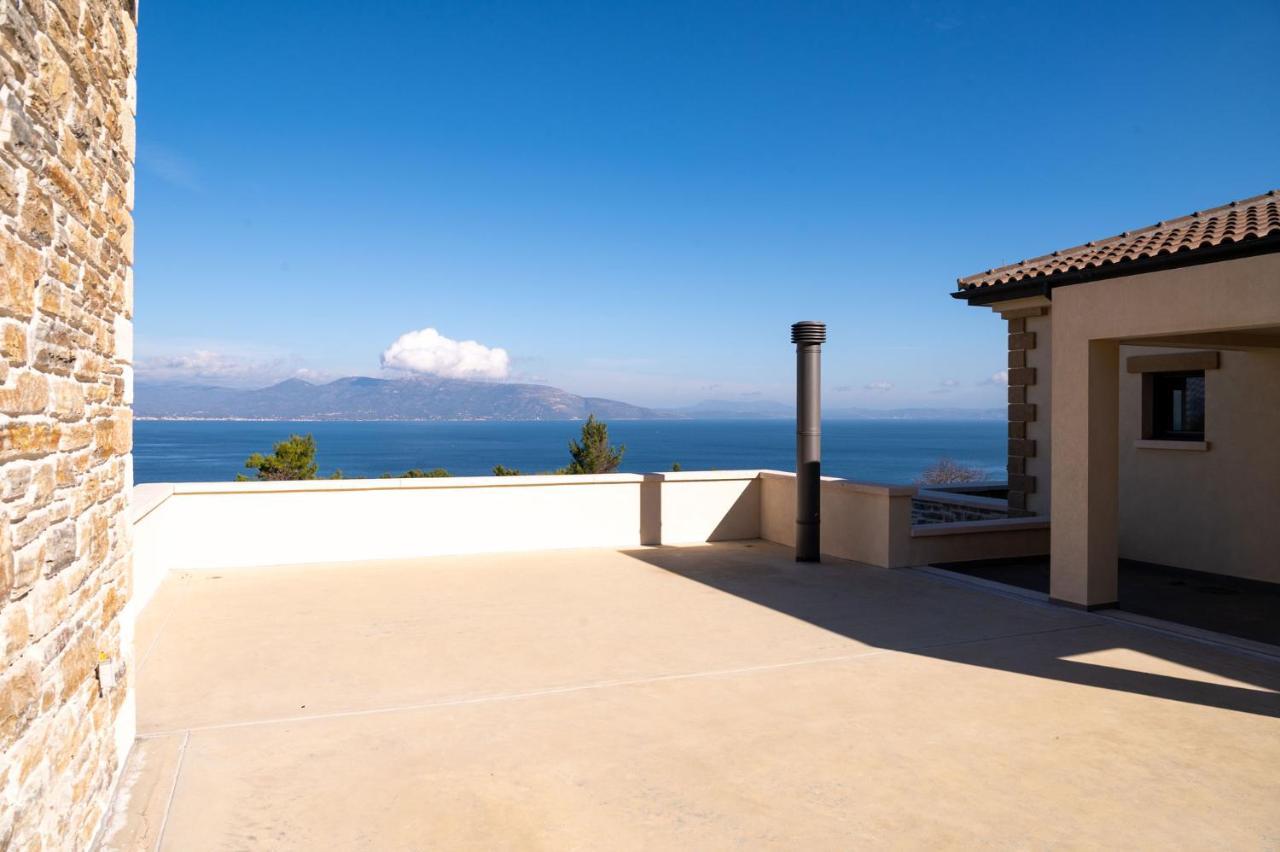 Villa Kalamos / Sea View And Pool Nearby Athens Exterior photo