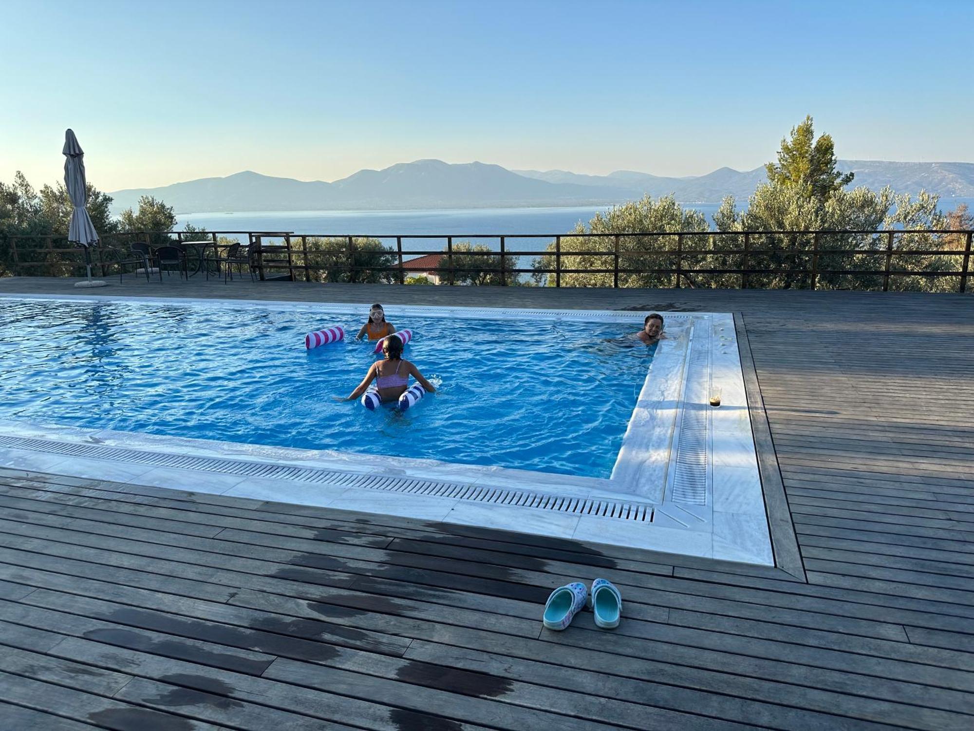 Villa Kalamos / Sea View And Pool Nearby Athens Exterior photo