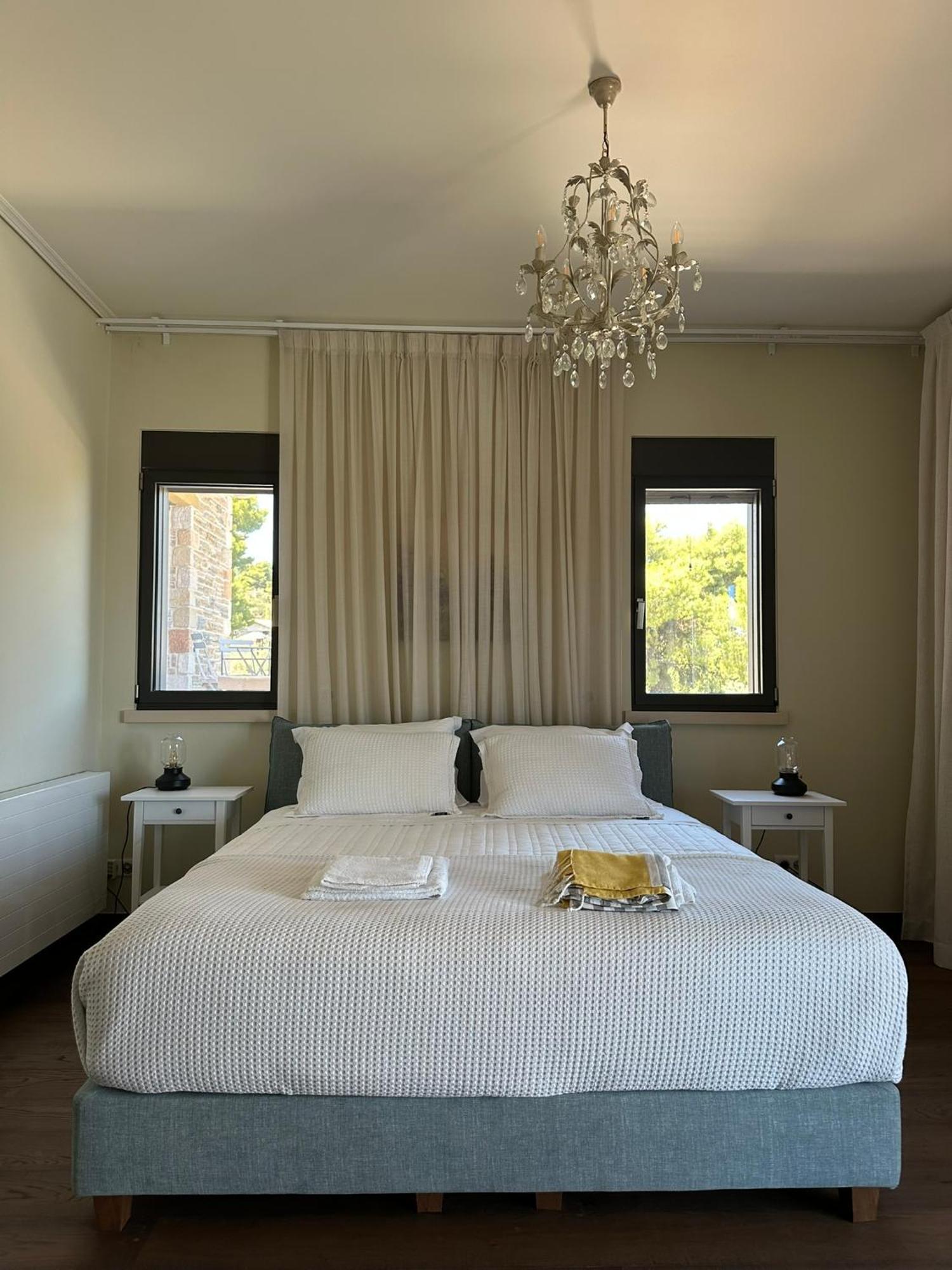 Villa Kalamos / Sea View And Pool Nearby Athens Exterior photo