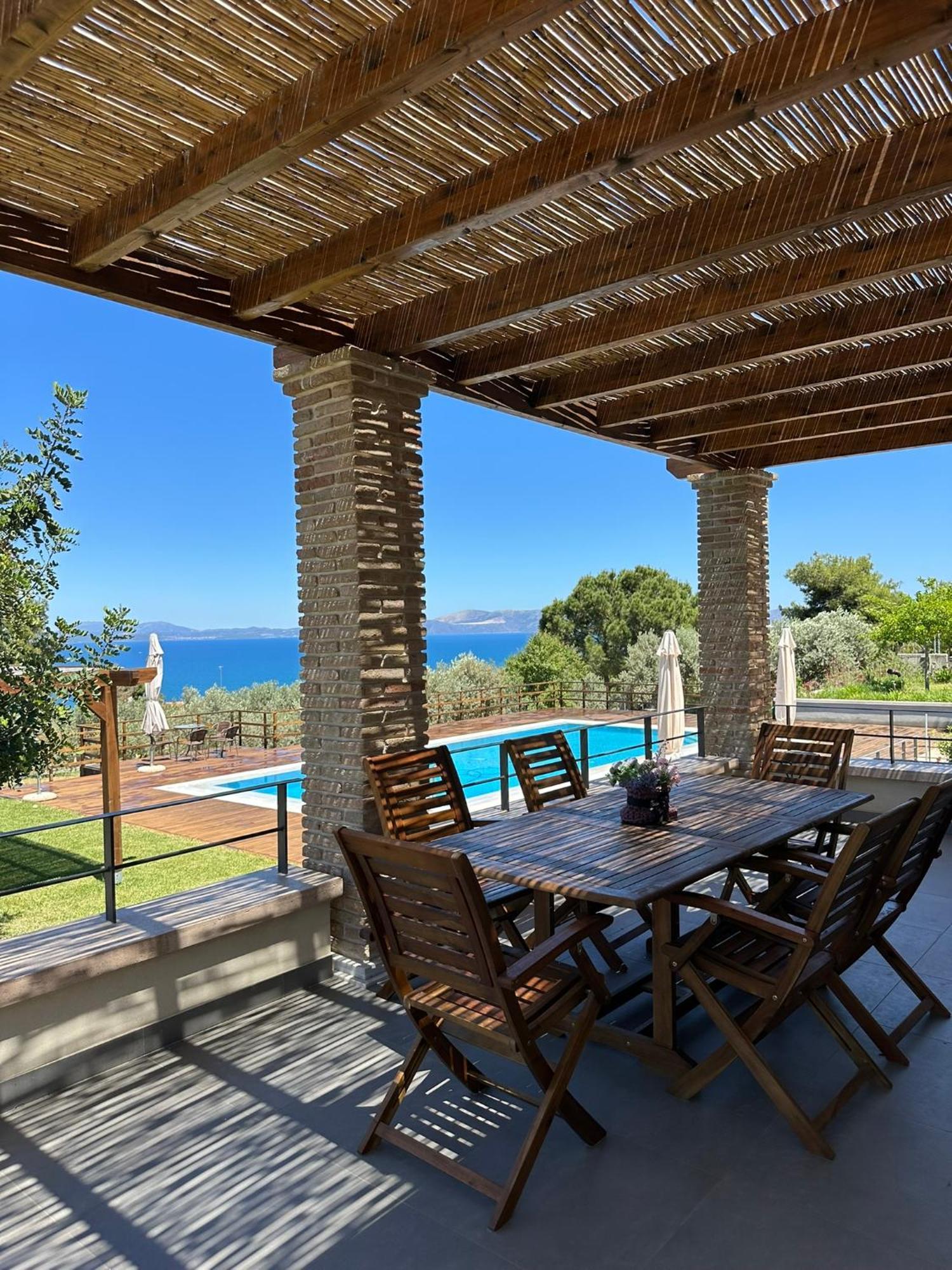 Villa Kalamos / Sea View And Pool Nearby Athens Exterior photo